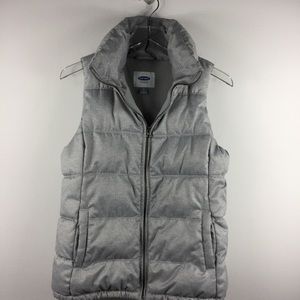 Old Navy textured heather gray puffer vest. Size S
